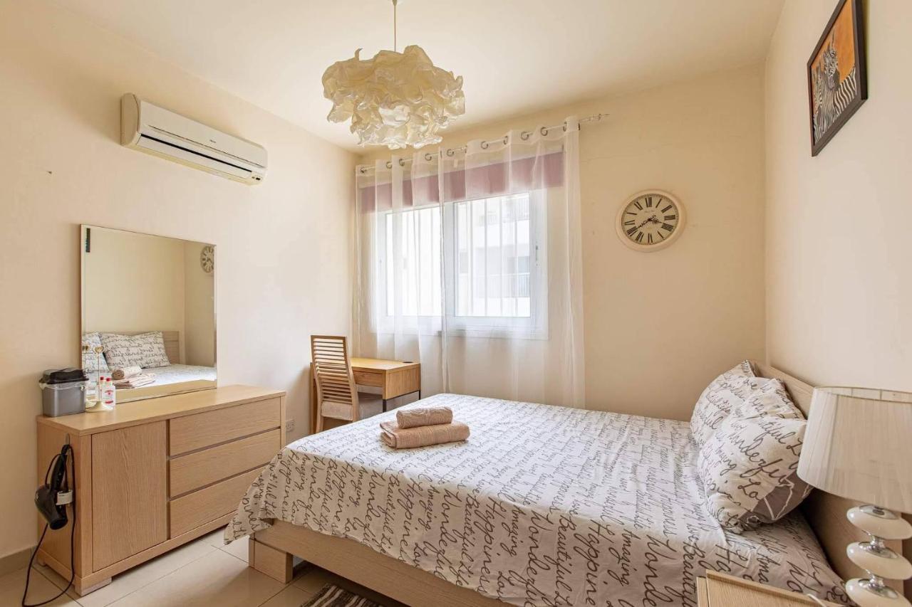 Lovely Bedroom In Shared Apartment Oroklini Exterior photo